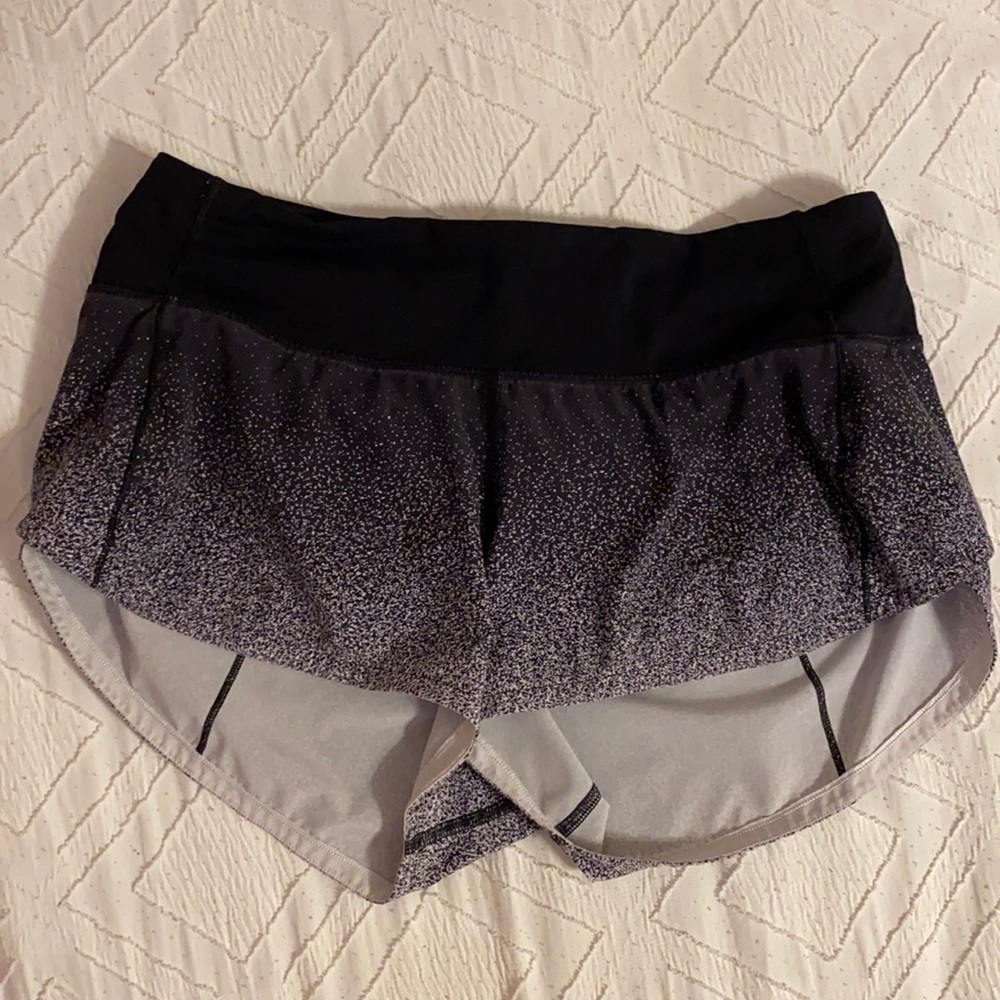 Black and white Lululemon shorts, size 4 Reg, still in great shape